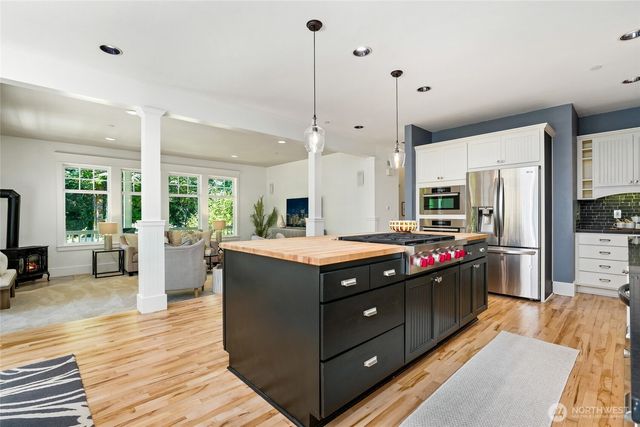 1406 218th Avenue NE, Sammamish, WA 98074