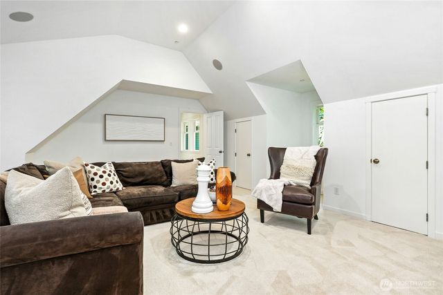 1406 218th Avenue NE, Sammamish, WA 98074