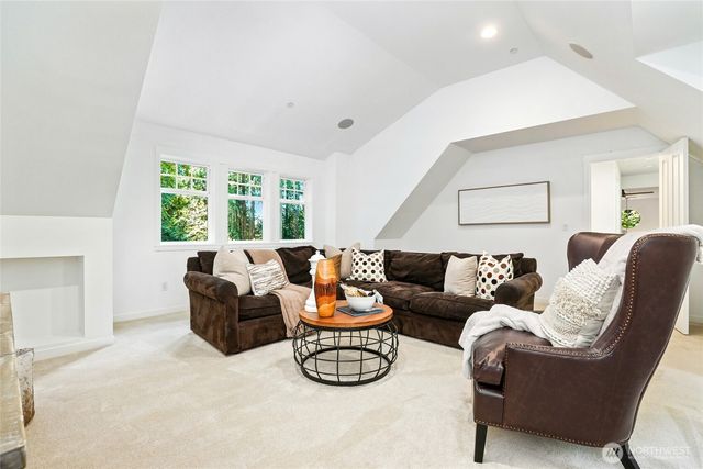 1406 218th Avenue NE, Sammamish, WA 98074