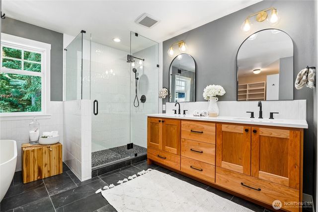 1406 218th Avenue NE, Sammamish, WA 98074