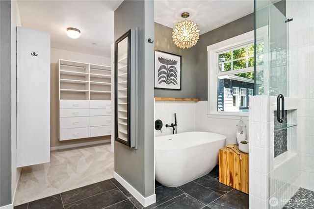 1406 218th Avenue NE, Sammamish, WA 98074