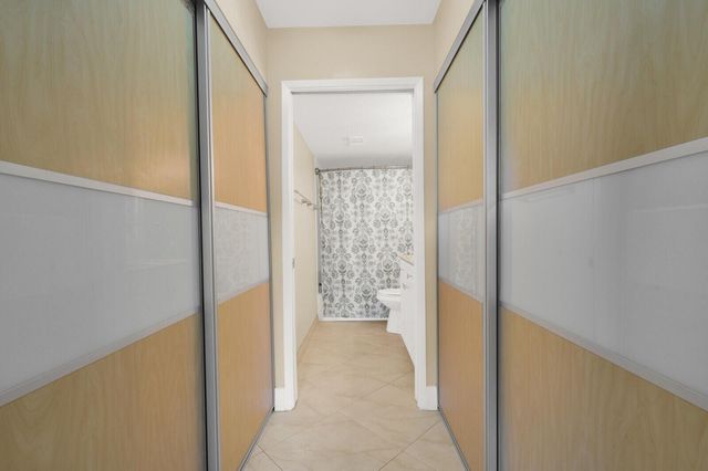 110 Yacht Club Way 105, Hypoluxo, FL 33462
