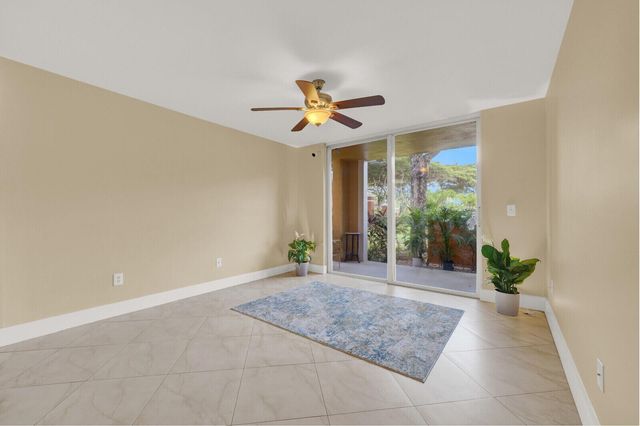110 Yacht Club Way 105, Hypoluxo, FL 33462