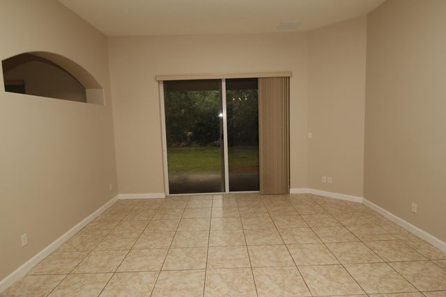 523 Gardendale Circle SE, Palm Bay, FL 32909