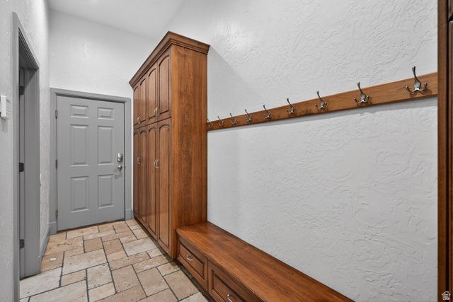 690 E HIGH RIDGE DR, Alpine, UT 84004