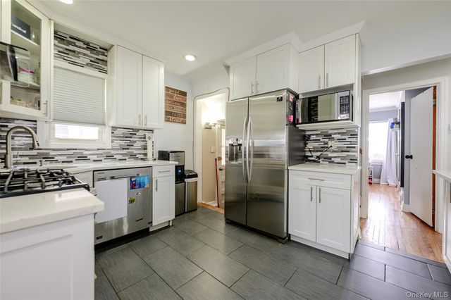 58 N Montgomery Street, Valley Stream, NY 11580