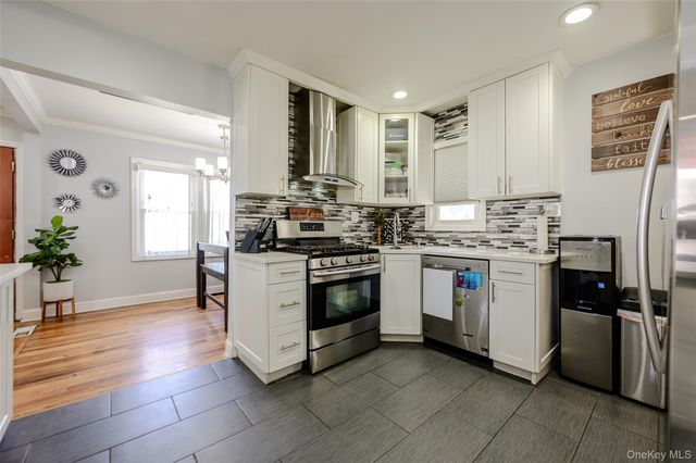 58 N Montgomery Street, Valley Stream, NY 11580