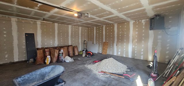 1055 Kenmore Avenue, Aurora, IL 60505