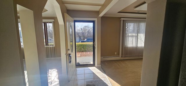 1055 Kenmore Avenue, Aurora, IL 60505