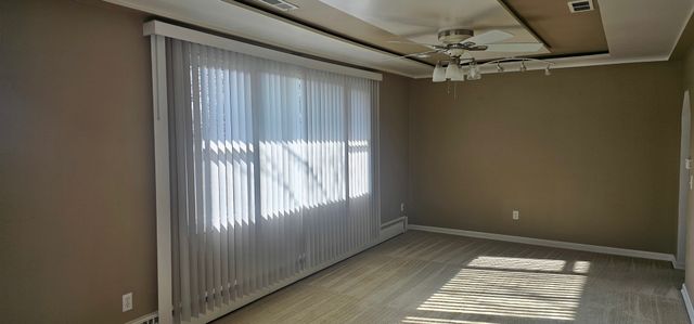 1055 Kenmore Avenue, Aurora, IL 60505