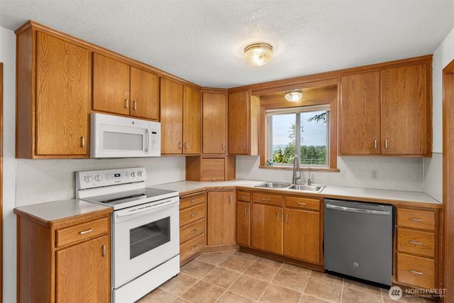 163 Wallace Road, Chehalis, WA 98532
