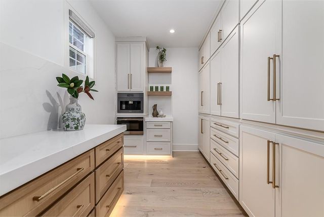 23054 Mclouth Road, Tonganoxie, KS 66086