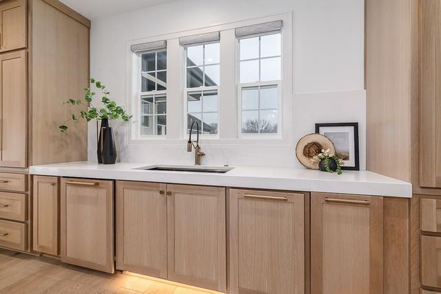 23054 Mclouth Road, Tonganoxie, KS 66086