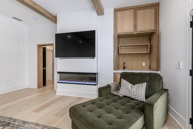 23054 Mclouth Road, Tonganoxie, KS 66086