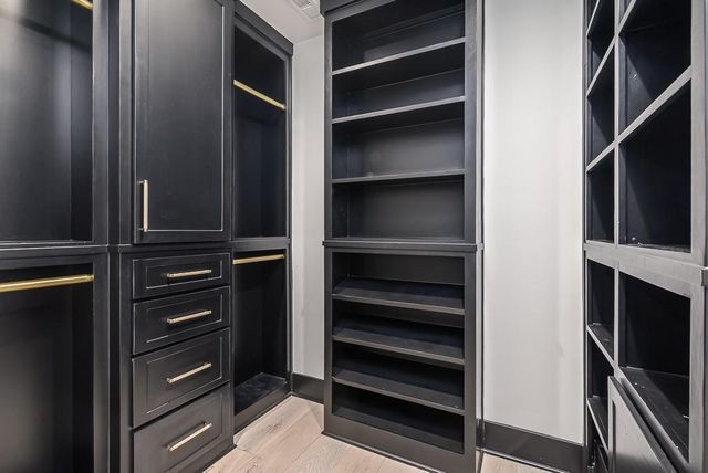 23054 Mclouth Road, Tonganoxie, KS 66086