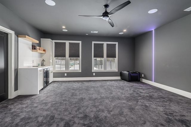 23054 Mclouth Road, Tonganoxie, KS 66086