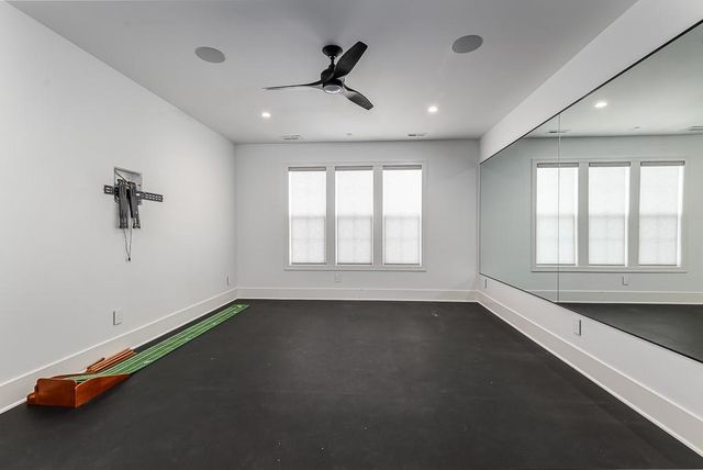 23054 Mclouth Road, Tonganoxie, KS 66086