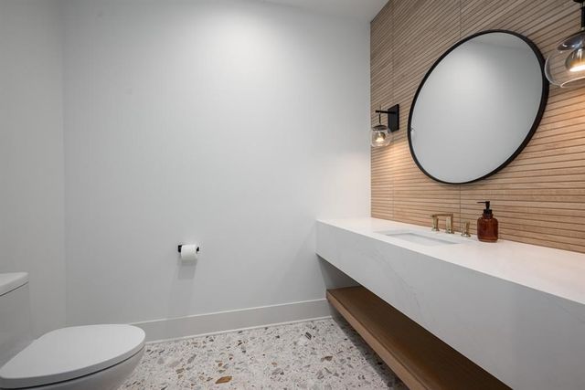 23054 Mclouth Road, Tonganoxie, KS 66086