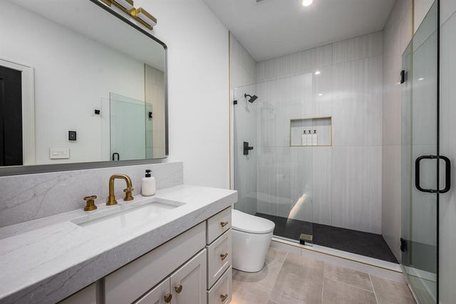 23054 Mclouth Road, Tonganoxie, KS 66086