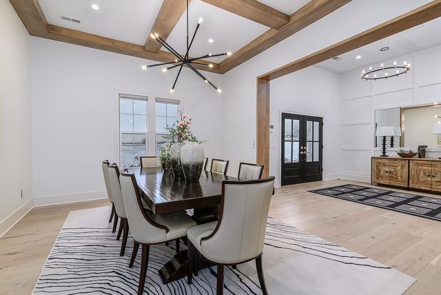 23054 Mclouth Road, Tonganoxie, KS 66086