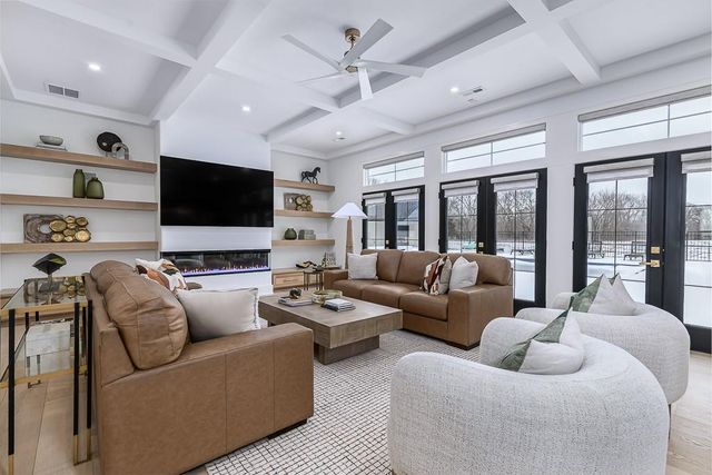 23054 Mclouth Road, Tonganoxie, KS 66086