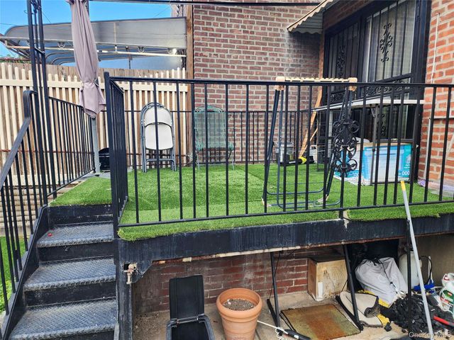 7704 85th Street, Glendale, NY 11385
