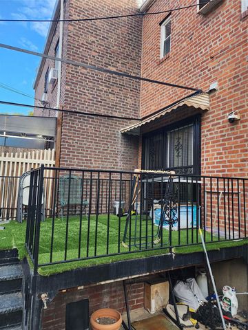 7704 85th Street, Glendale, NY 11385