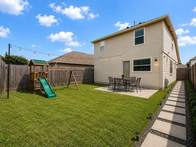 1938 Foxtail Creek Ct, Crosby, TX 77532