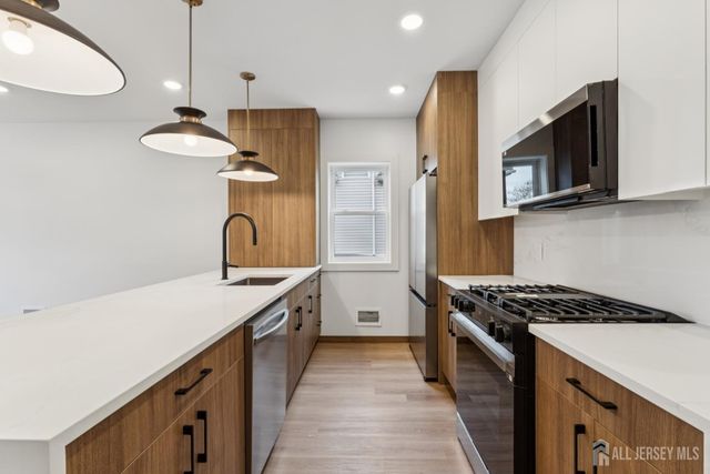 84 Hollywood Avenue 1, East Orange, NJ 07018