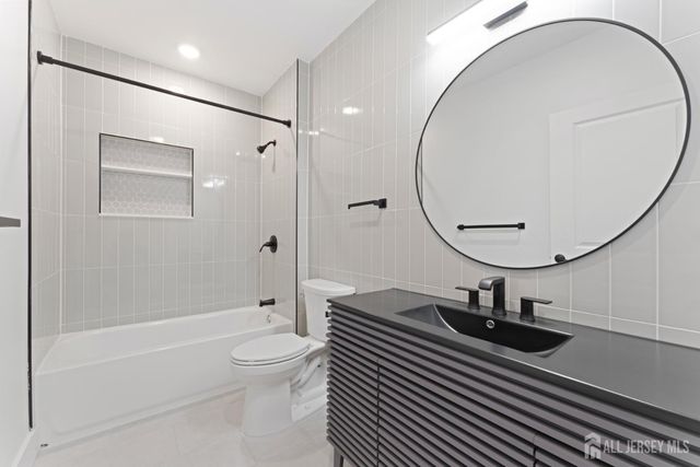 84 Hollywood Avenue 1, East Orange, NJ 07018