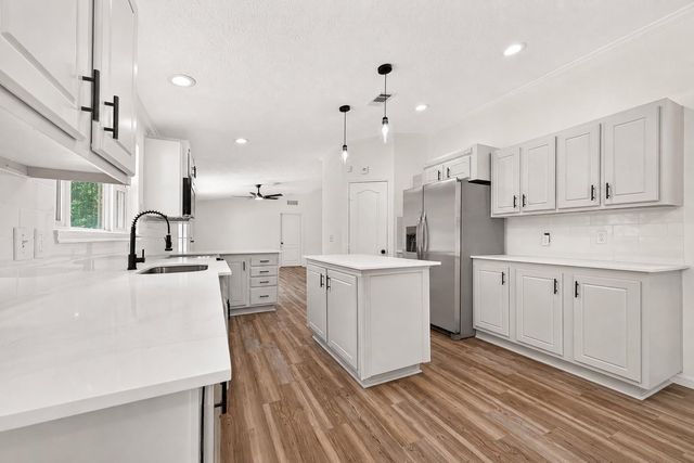 24500 Country Oaks Boulevard, Montgomery, TX 77316