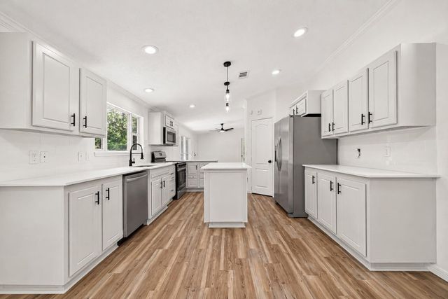 24500 Country Oaks Boulevard, Montgomery, TX 77316