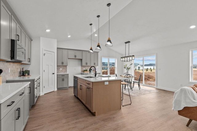 W5621 TONYS WAY, Appleton, WI 54915