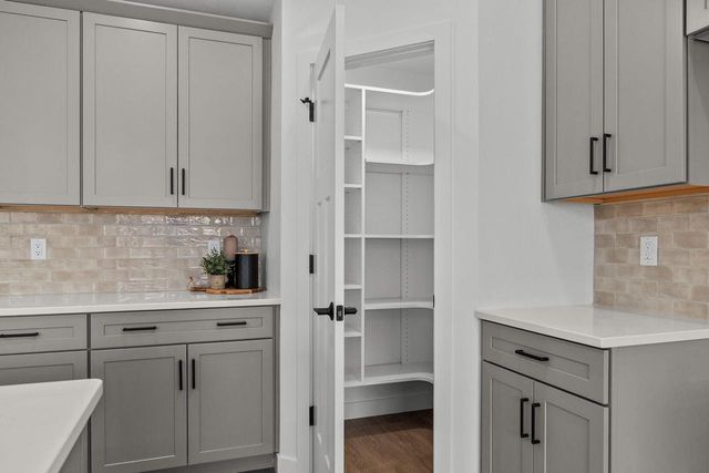 W5621 TONYS WAY, Appleton, WI 54915