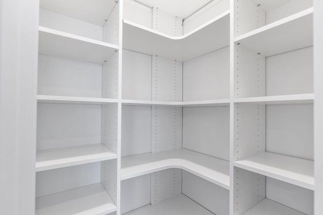 W5621 TONYS WAY, Appleton, WI 54915