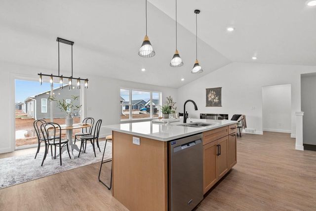 W5621 TONYS WAY, Appleton, WI 54915