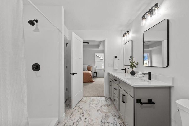 W5621 TONYS WAY, Appleton, WI 54915