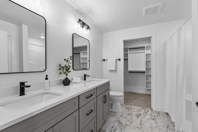 W5621 TONYS WAY, Appleton, WI 54915