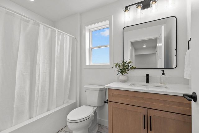 W5621 TONYS WAY, Appleton, WI 54915