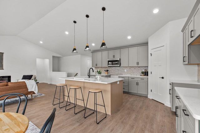 W5621 TONYS WAY, Appleton, WI 54915