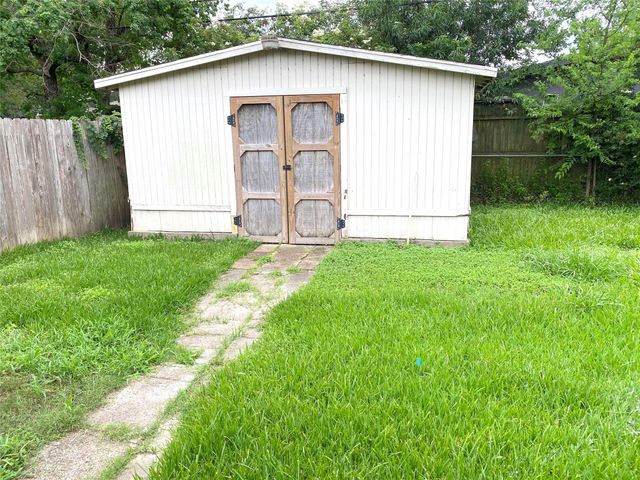534 Glenvale Drive, Houston, TX 77060