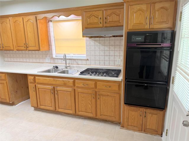 534 Glenvale Drive, Houston, TX 77060