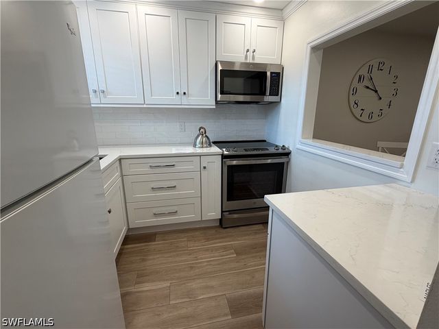 180 Turtle Lake CT 206, Naples, FL 34105