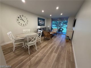 180 Turtle Lake CT 206, Naples, FL 34105