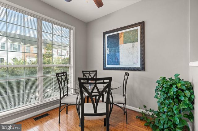 47697 SANDBANK SQ, Sterling, VA 20165