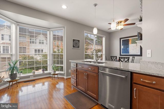 47697 SANDBANK SQ, Sterling, VA 20165