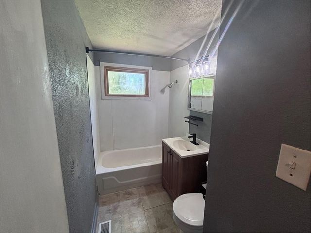 8507 Eastern Avenue, Kansas City, MO 64138