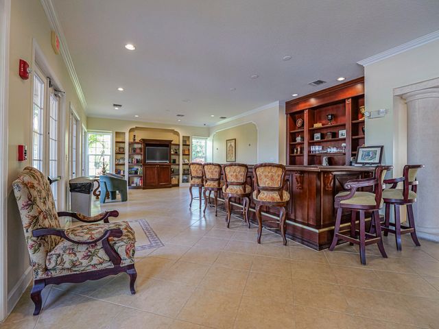 1650 N 42nd Circle 207, Vero Beach, FL 32967