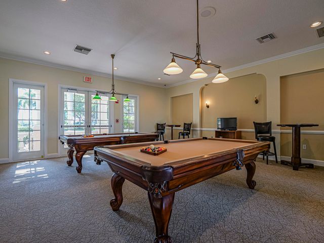 1650 N 42nd Circle 207, Vero Beach, FL 32967
