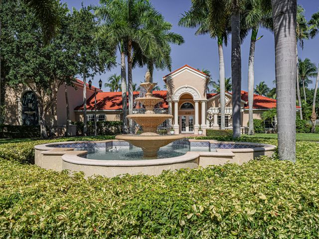 1650 N 42nd Circle 207, Vero Beach, FL 32967